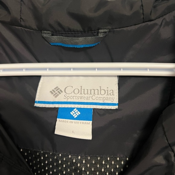 Columbia Sportswear Co. Hooded Omni-Tech Jacket - Picture 5 of 5